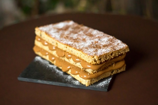 bolo de banana com doce de leite