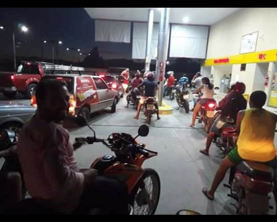 Filas nos postos de Milagres