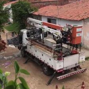 Carro incendiado (Foto: WhatsApp)