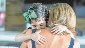 O transplante de Lia foi realizado em maio de 2018. Aos 3 anos, ela não depende mais de transfusões (Foto: Reprodução)